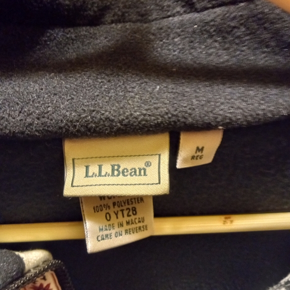 LL Bean Navy Blue Long sleeve Wool Sweater Size P Med - Picture 4 of 7